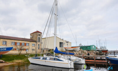 On a yacht from Riga to Jurmala by sea. The route takes 4 hours.